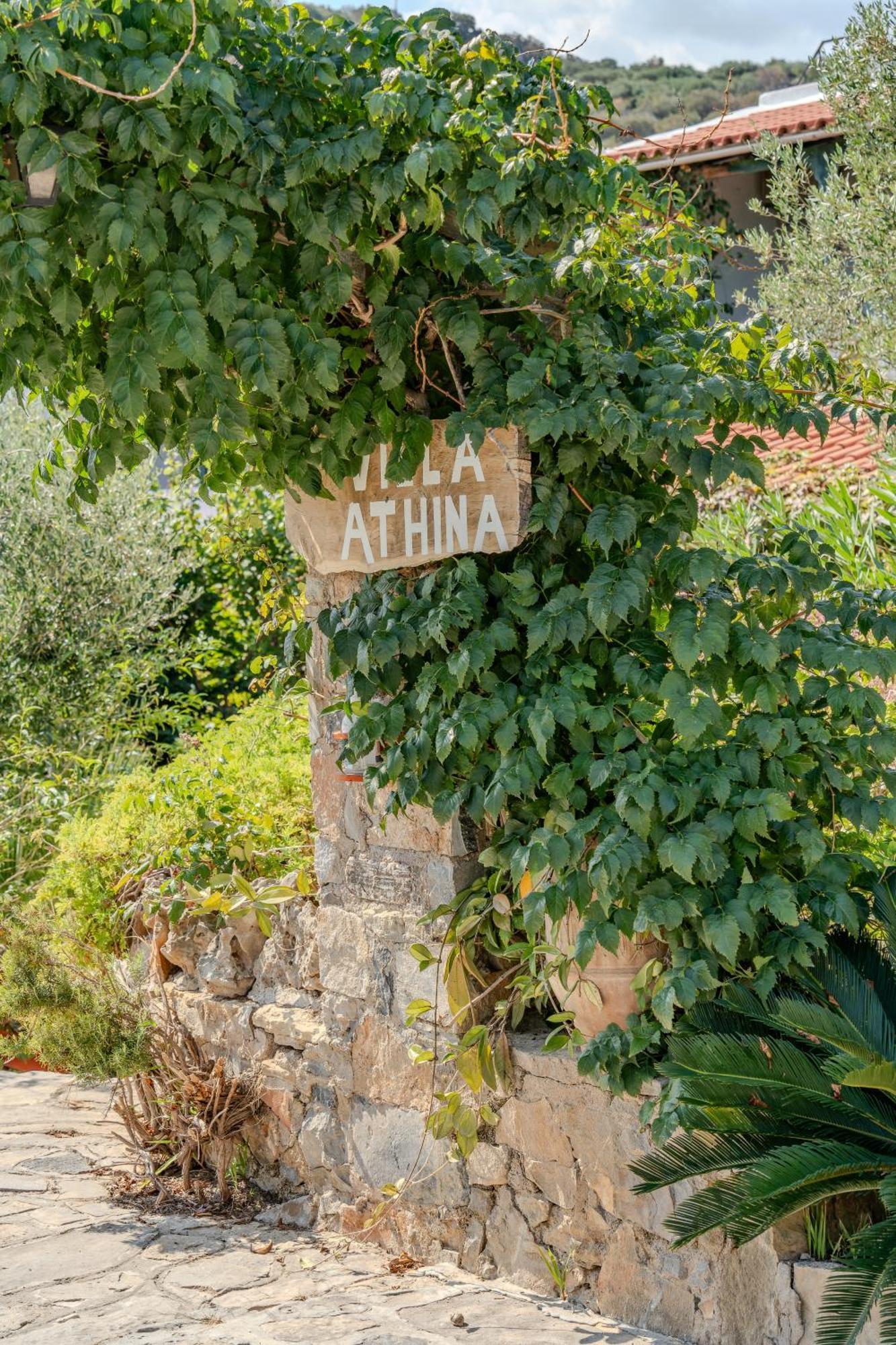 Athina Istron