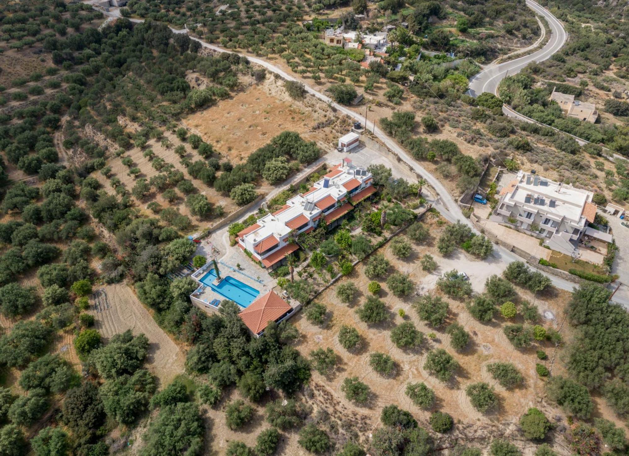Athina איסטרו